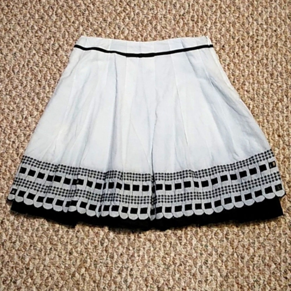 Joe Benbasset 100% cotton white and black skirt